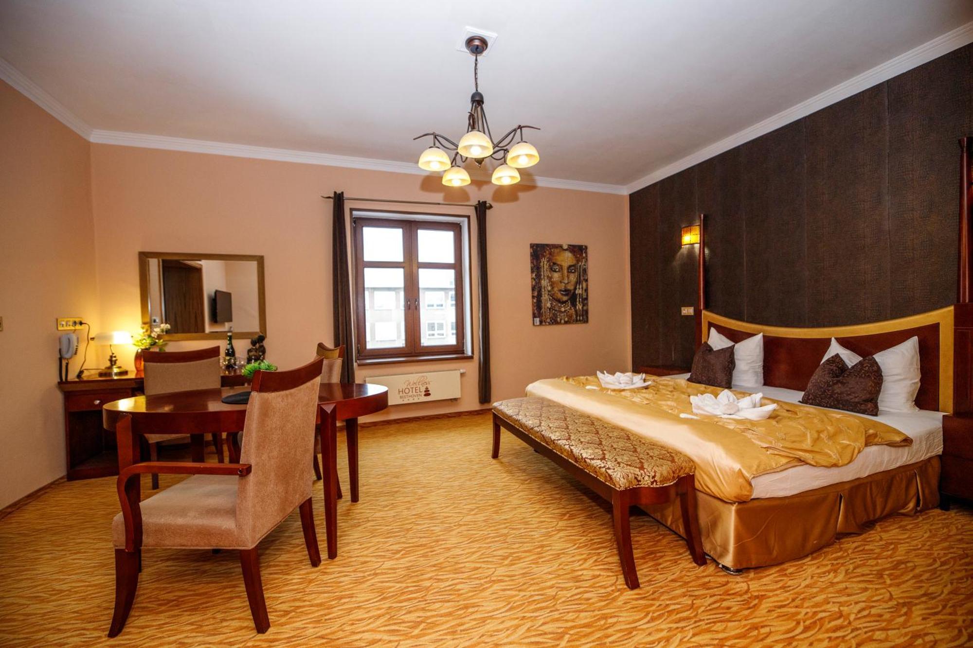 Wellness Hotel Beethoven Chomutov Ngoại thất bức ảnh
