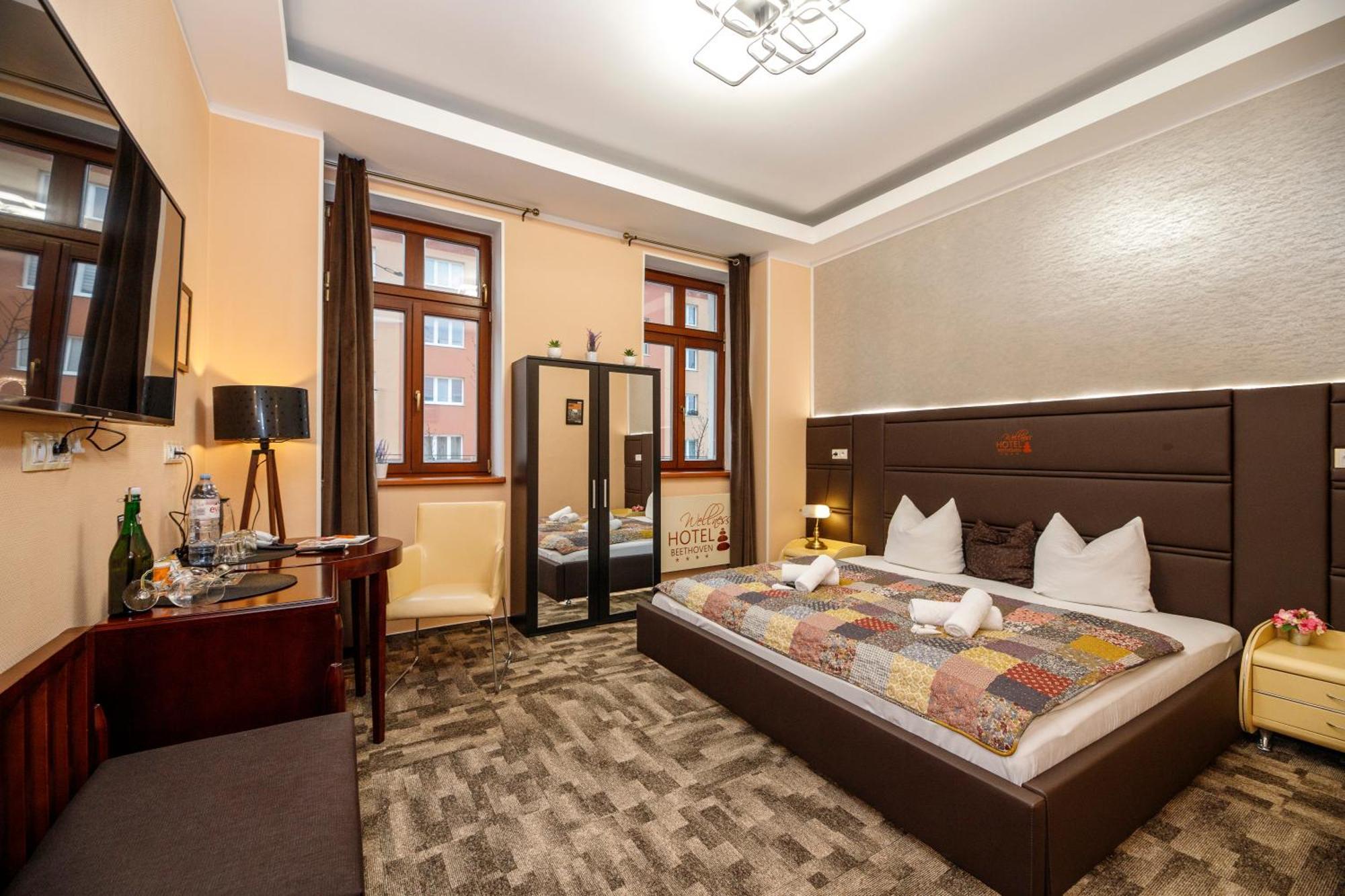 Wellness Hotel Beethoven Chomutov Ngoại thất bức ảnh