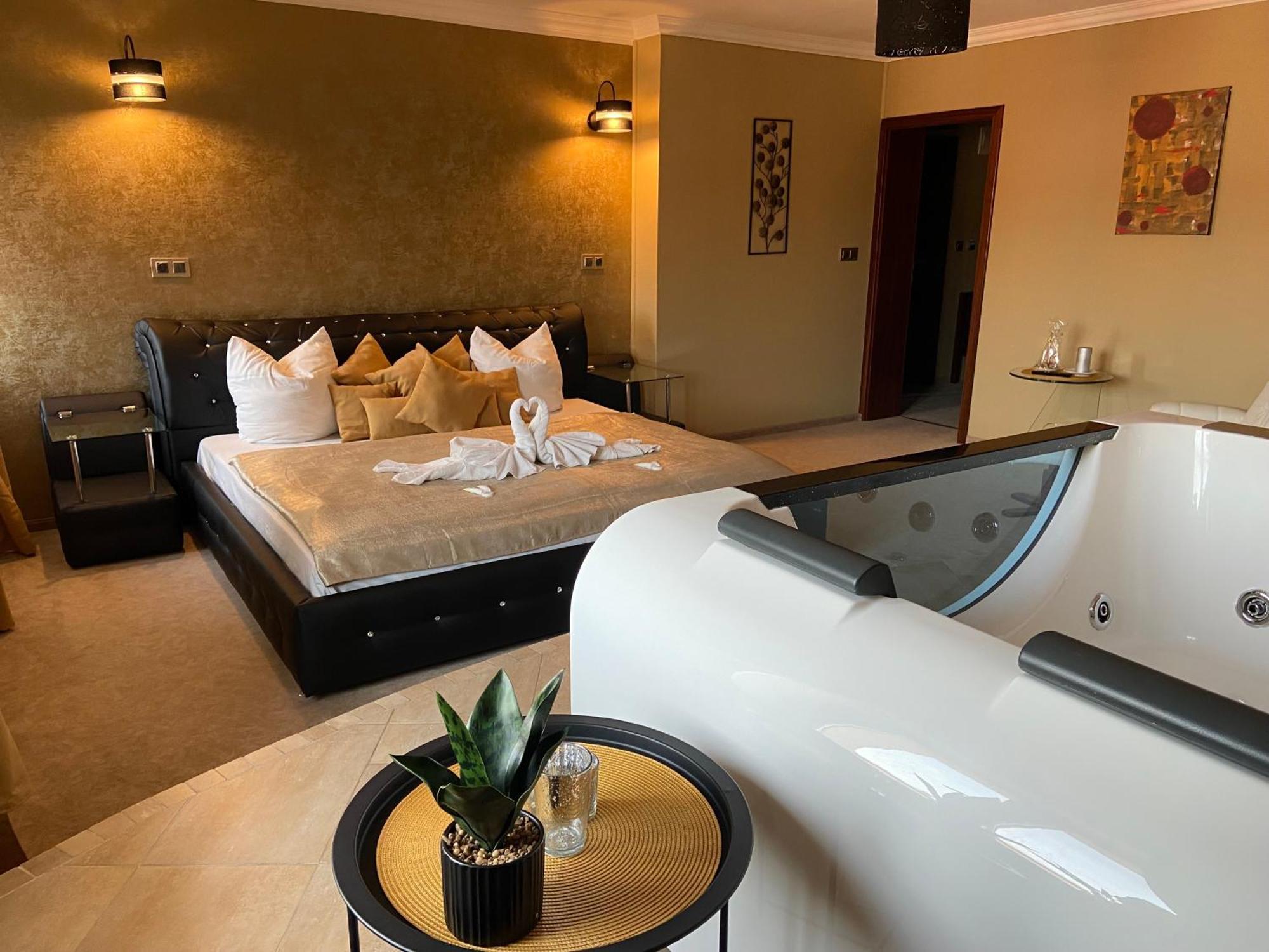 Wellness Hotel Beethoven Chomutov Ngoại thất bức ảnh