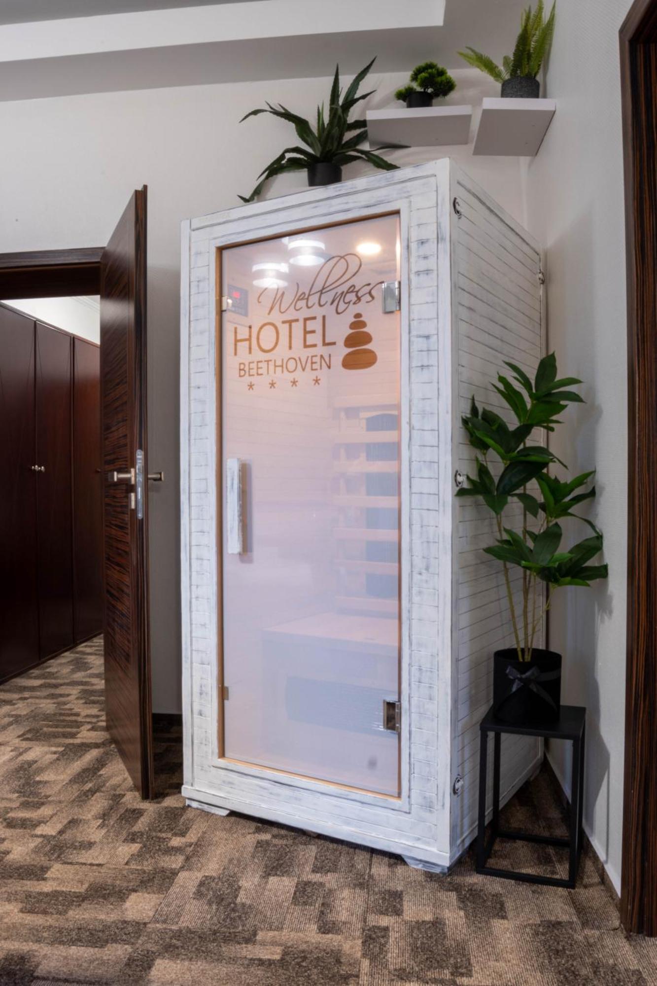 Wellness Hotel Beethoven Chomutov Ngoại thất bức ảnh