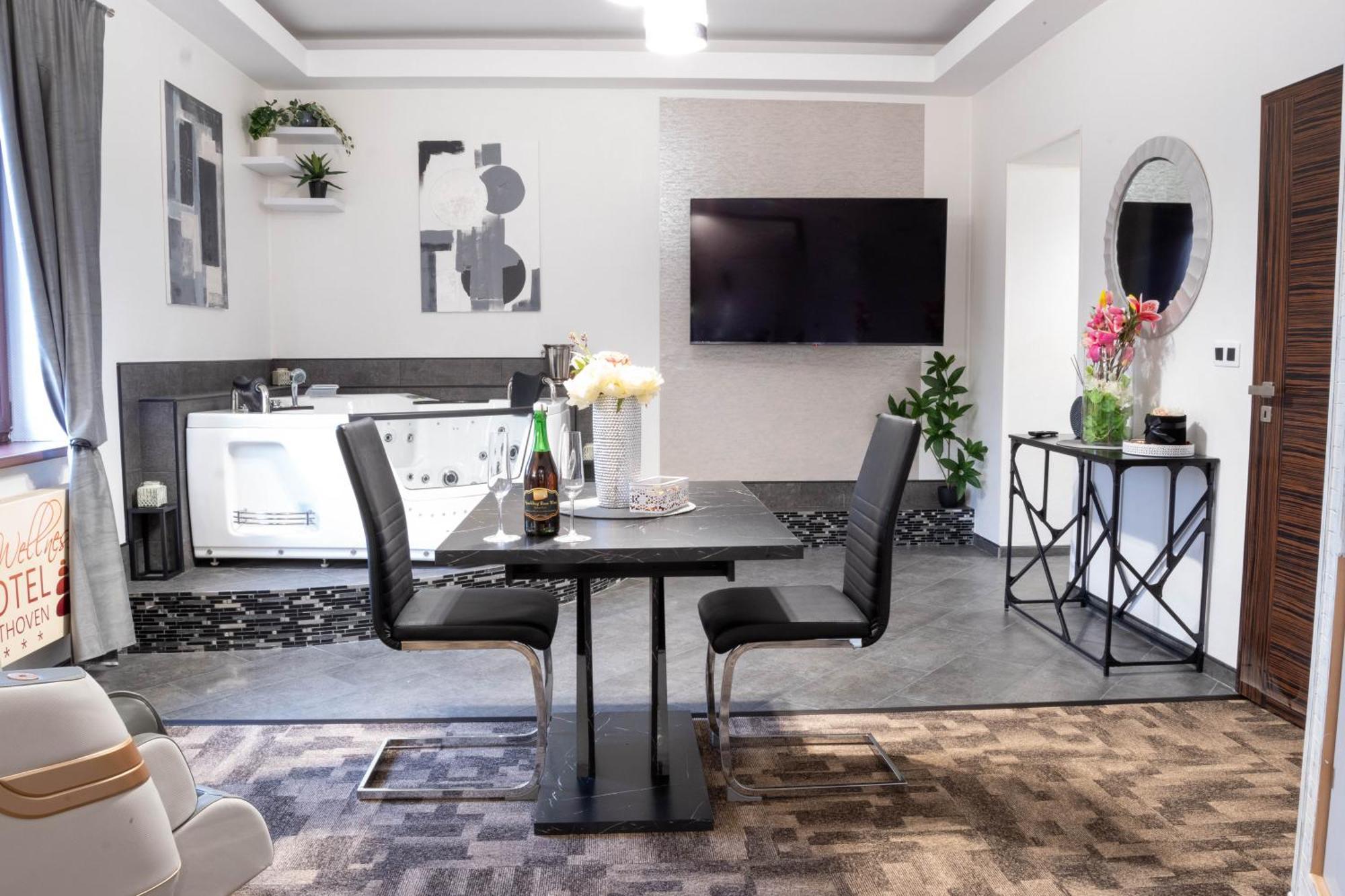 Wellness Hotel Beethoven Chomutov Ngoại thất bức ảnh