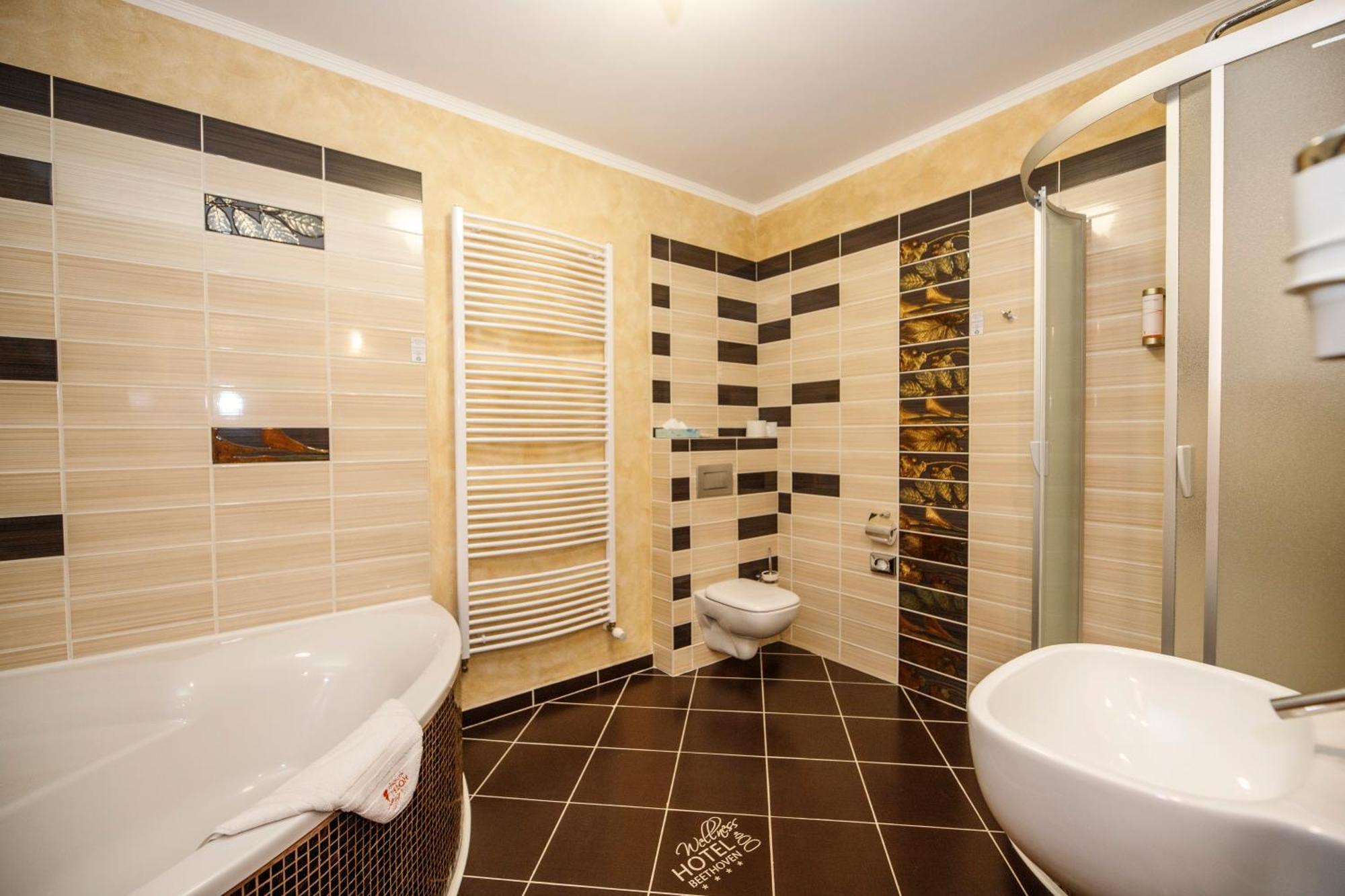 Wellness Hotel Beethoven Chomutov Ngoại thất bức ảnh