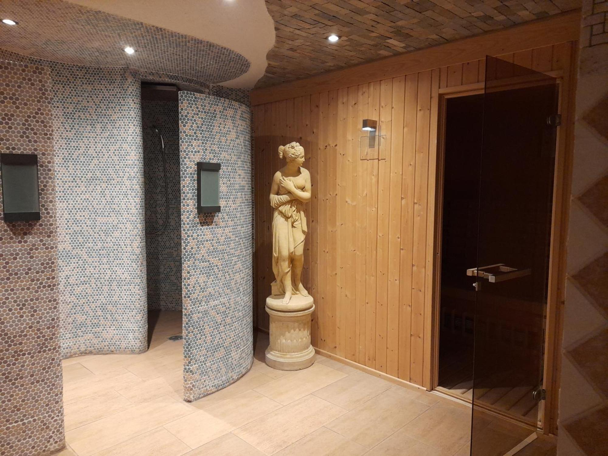 Wellness Hotel Beethoven Chomutov Ngoại thất bức ảnh